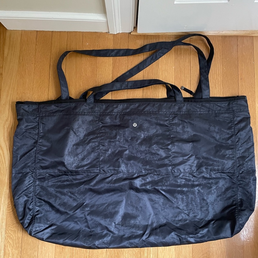 Lululemon yoga bag